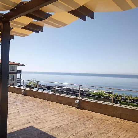 Dolce Ii Waterfront Sunset Sea View Luxury דירה